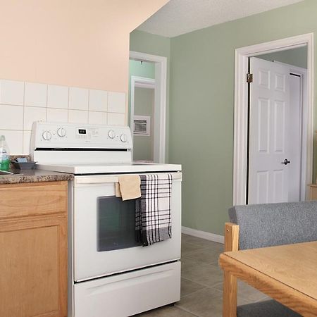 Perth Plaza Inn & Suites Экстерьер фото