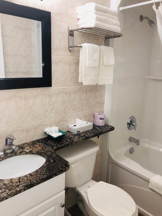 Perth Plaza Inn & Suites Экстерьер фото