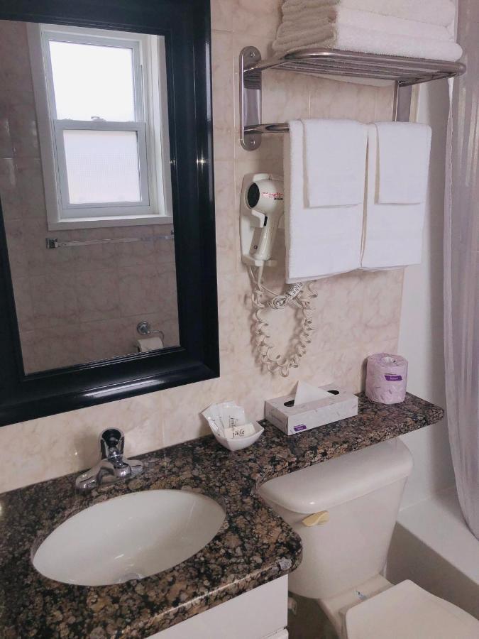 Perth Plaza Inn & Suites Экстерьер фото