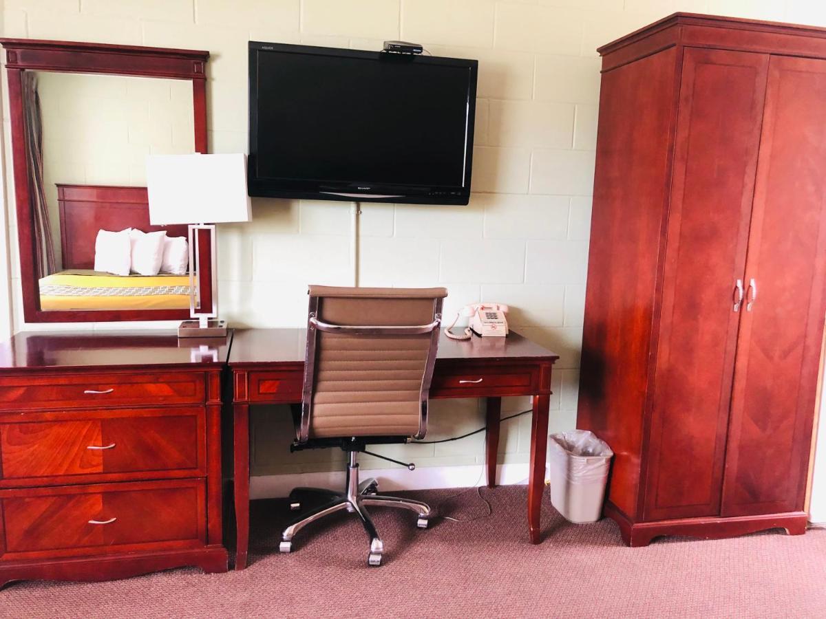 Perth Plaza Inn & Suites Экстерьер фото